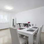 Stancija Amorozo 5 Apartament
