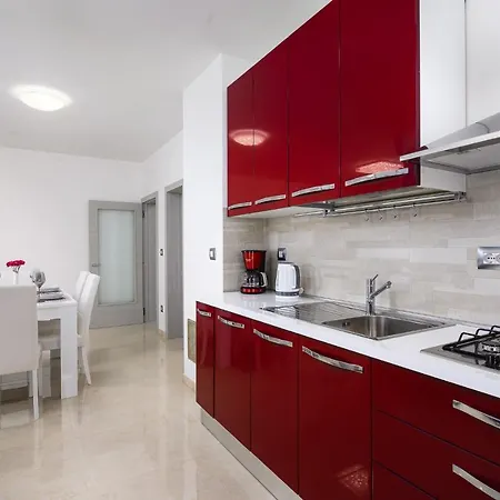 Stancija Amorozo 5 Apartament