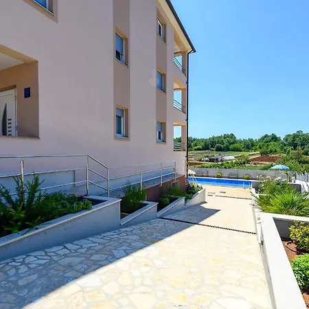 Apartament Stancija Amorozo 5 *