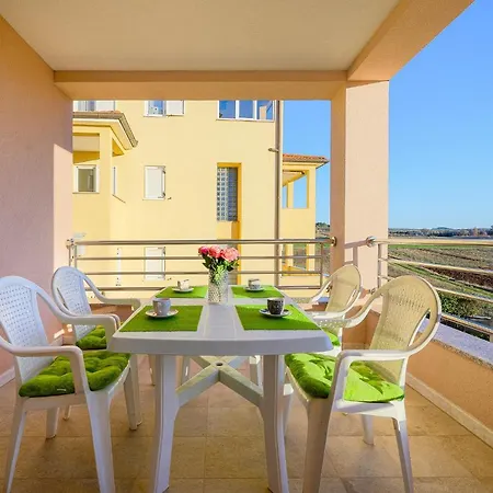 Stancija Amorozo 5 * Porec