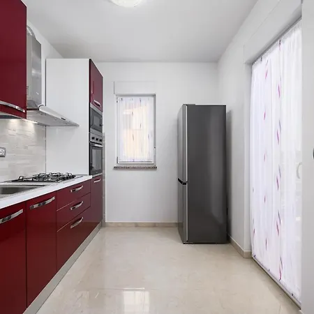 Stancija Amorozo 5 * Porec