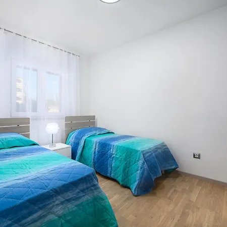 Stancija Amorozo 5 *