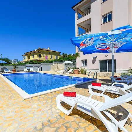 Stancija Amorozo 5 Apartment Porec