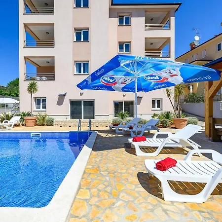 Stancija Amorozo 5 * Porec