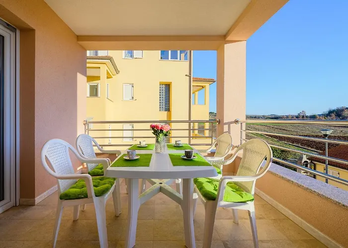 Stancija Amorozo 5 * Poreč