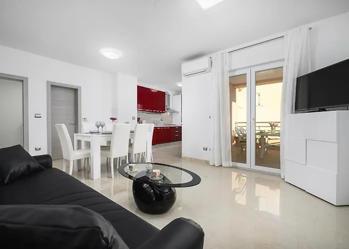 Διαμέρισμα Stancija Amorozo 5 *