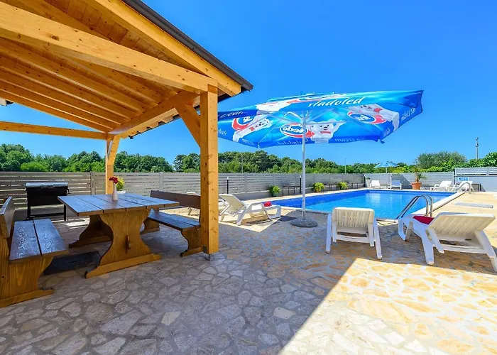 Stancija Amorozo 5 Apartamento